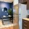 Modern Mid-Century Home in LA - Free Parking - Pool, 10 Minutes To Ceders Sanai - 洛杉矶