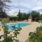 Maison 75 m2 piscine chauffée, terrain de tennis