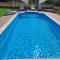 Nane Garden house with heated pool - 米尔希
