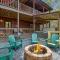 Golden Getaway - Mountain Views, Hot Tub, Outdoor Fire Pit, Cozy Accommodations - Mineral Bluff, GA - Mineral Bluff