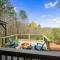 Golden Getaway - Mountain Views, Hot Tub, Outdoor Fire Pit, Cozy Accommodations - Mineral Bluff, GA - Mineral Bluff