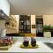CityWalk Cottage With Two Beds and Courtyard