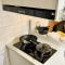 CityWalk Cottage With Two Beds and Courtyard