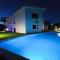 3 Bedroom Villa, private pool, hot tub