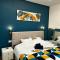 Chic Renovated 2 Bedroom entire apartment or only Private Rooms in Liberation in Nice with Garage on demand, AC, Wi-Fi and Tram Access - Nice