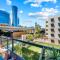 Perth city & pool view 2bedroom-1 King bd and 2 Single bd