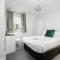 Pass the Keys Tranquil Haven Stylish 2BR Flat with Parking - Knowsley