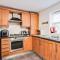 Pass the Keys Tranquil Haven Stylish 2BR Flat with Parking - Knowsley