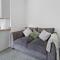 Modern 3 x Flat Complex - Sleeps 4 to 12 - Ideal for Groups - Вустер
