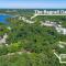 Large Lake Tudor Home, Dock, 3 acres, walk to Bagnell Dam , 1 MM - بحيرة أوزارك