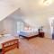 Large Lake Tudor Home, Dock, 3 acres, walk to Bagnell Dam , 1 MM - بحيرة أوزارك