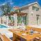 Villa Cavalleria Rusticana with heated pool and vineyard - Blizna Donja