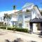 Ramada Suites By Wyndham Solo