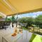Olive Grove Poolside Apartments