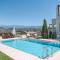 Villa Athinais