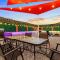 Phoenix Retreat - 1 Bedroom King Suite with 2 Smart TVs - 10 min from Airp - Unit B