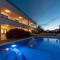 Maca Apartments & Suites