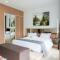 Mentari Hill View Villa 8 bedrooms with a private swimming pool and a movie room