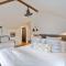 Stonewall Bungalow 4 - Sleeps 3