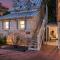 Stonewall Bungalows - Sleeps 15