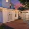 Stonewall Bungalows - Sleeps 15