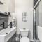Newly Renovated Modern Studio on James St South - 汉密尔顿