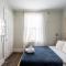 Newly Renovated 5BR 2BA Haven with Amenities - بريدجبورت