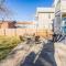 The B&W Haven 5BR Home with yard theater - Bridgeport