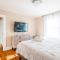 The B&W Haven 5BR Home with yard theater - Bridgeport