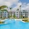 Duplex,near the Beach plus airport