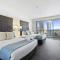 MODERN Twin Units in Surfers Paradise - Q Stay