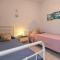 Villa seashore of the Marina of Sorso, 3 rooms, veranda on the sea, garden