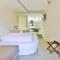 Bella Sombra Hotel
