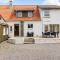 4 Bedroom Gorgeous Home In Aakirkeby
