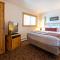 Red Wolf Lakeside Lodge
