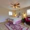 Walk to Downtown Eclectic Murphys Home with Decks!