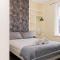 Shirley House 5, Guest House, Self Catering, Self Check in with smart locks, use of Fully Equipped Kitchen, close to City Centre, Ideal for Longer Stays and Fawley contractors - Southampton