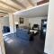 Spacious Karlin Lofty Apartment - براغ