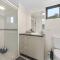 Superb 2Bed 2Bath 1Car VIEWS CBD
