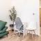 Lovely 1BR and 1LR Ground Floor Gem 15 min to City Center via U3 - Wien