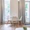 Lovely 1BR and 1LR Ground Floor Gem 15 min to City Center via U3 - Wien