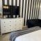 Studio Luxury Black & White
