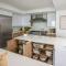 Serene 6000sf 8br-8ba Oceanfront Luxury Villa with 75' Frontage - إنسينيتاس