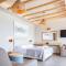 Skipper Beachfront Suites