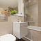 Heathrow Apartment Sleeps 4 - Sunbury Common