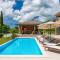 Beautiful Villa Village with tennis court in Tinj - Tinjan