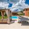 Beautiful Villa Village with tennis court in Tinj - Tinjan
