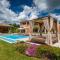 Beautiful Villa Village with tennis court in Tinj - Tinjan