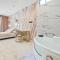 Nice Renting - 8FRANCE - Luxury & Comfort Love Room Suite Jacuzzi Massena
