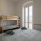 Fancy apartment bright with city and mountain view on an ancient staircase 5 mins to the station with 2 balcony with amazing city view - La Spezia